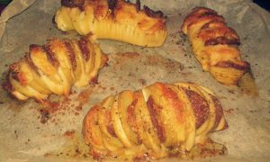 Patate Hasselback o patate farcite al forno 2 patate farcite al forno senza glutine