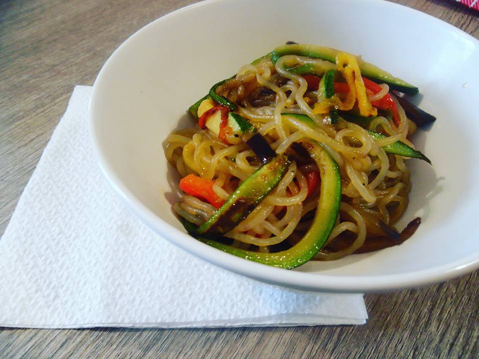 Noodles senza glutine con verdure