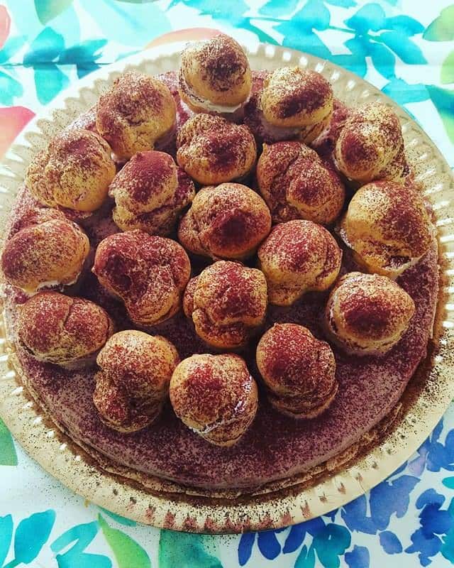 Torta di compleanno con bignè senza glutine