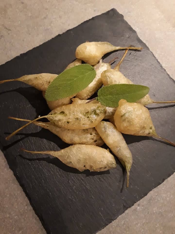 Salvia fritta in pastella senza glutine