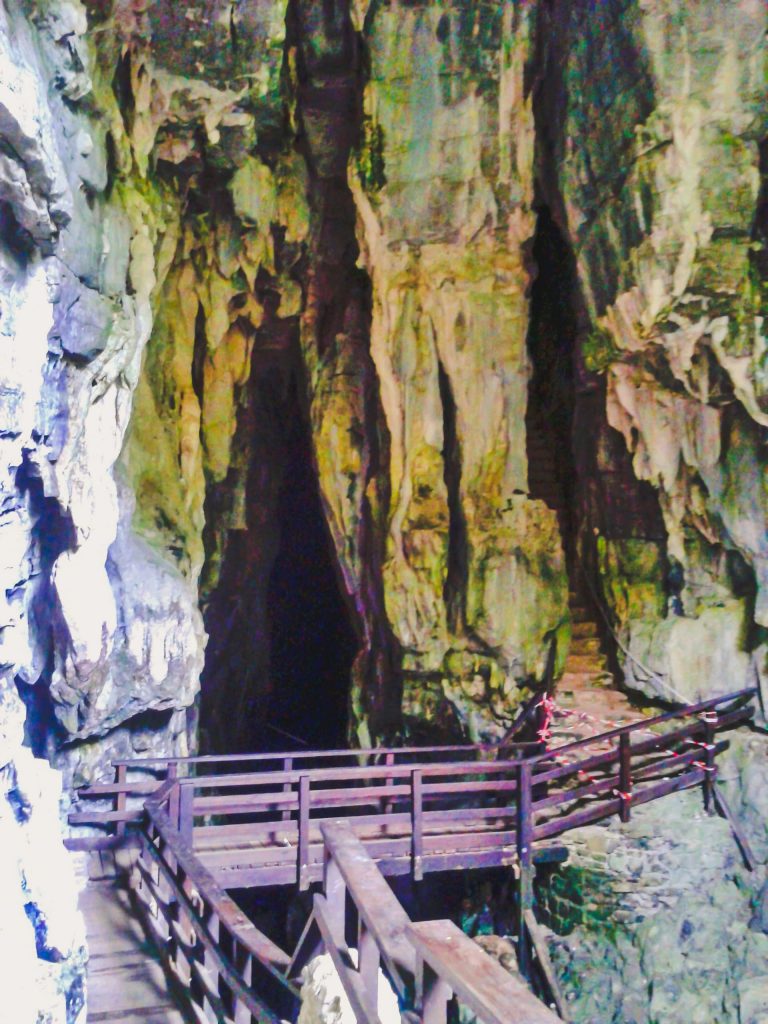 Visita nelle grotte del Bussento min