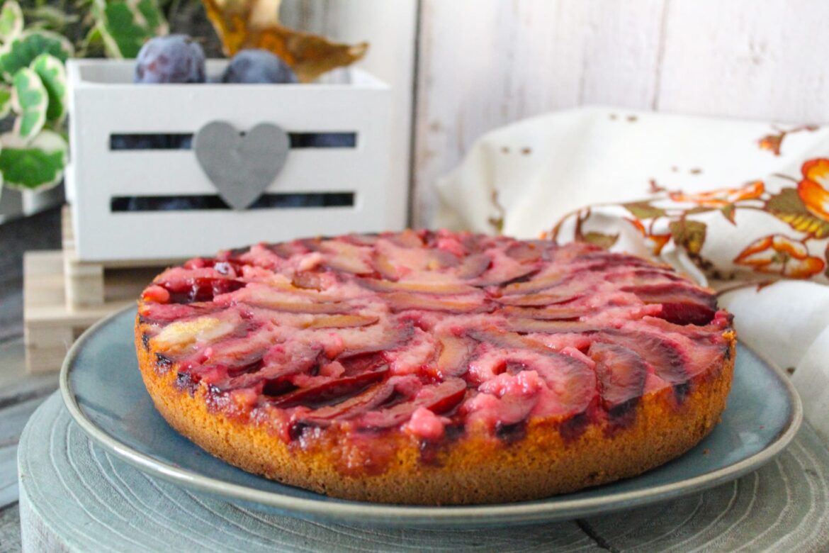 Torta rovesciata alle prugne