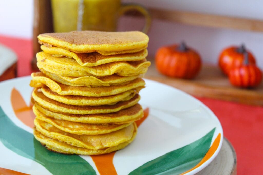 Pancake alla zucca e cannella senza glutine: la magia dell’autunno nel piatto 2 Pancake alla zucca e cannella senza glutine
