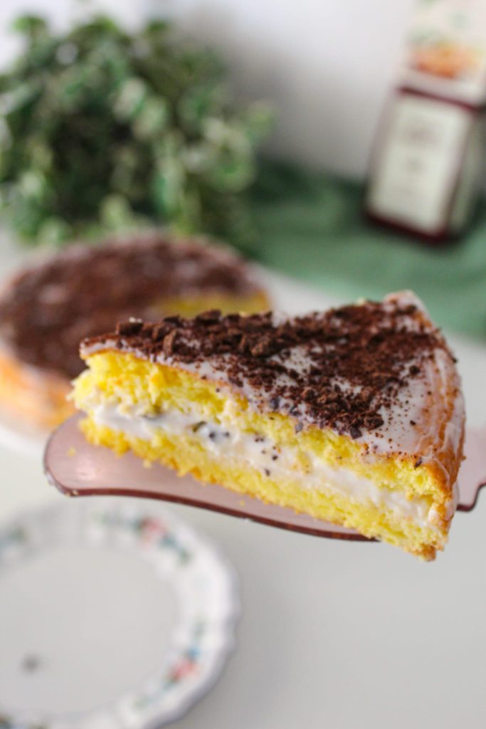 Pan di Spagna senza glutine con crema di ricotta e cioccolato 1